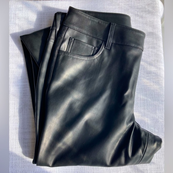 LOFT Pants - Ann Taylor Loft - Black faux Leather Pants - Women’s - Size 6 Petite